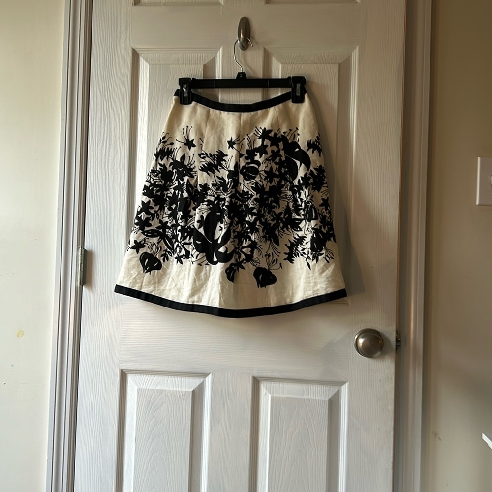 Ann Taylor loft linen skirt with polyester lining.